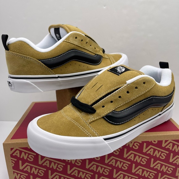 Vans Men’s Ochre and Black Skate Knu Skool
Suede Antelope
VN0009QC5QJ Sneakers - Picture 7 of 16